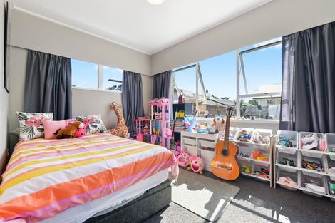 Photo of property in 4 Sandleigh Road, Hamilton Lake, Hamilton, 3204