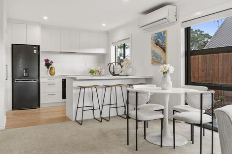 Photo of property in 1/16 Riverside Road, Orewa, 0931