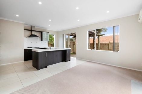 Photo of property in 6 Karson Place, Flat Bush, Auckland, 2016