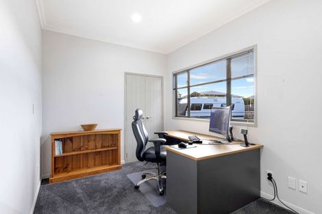 Photo of property in 176b Heta Road, Highlands Park, New Plymouth, 4312