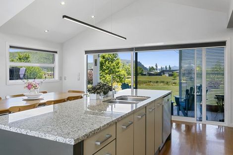 Photo of property in 11 Pukeko Way, Kinloch, Taupo, 3377