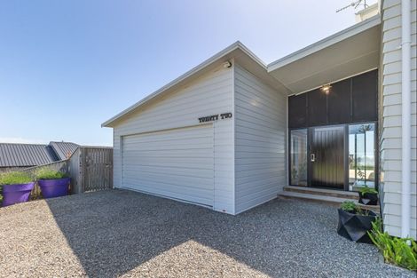 Photo of property in 22 Taonui Street, Waitarere Beach, Levin, 5510