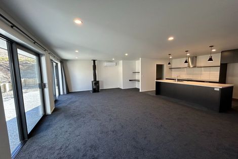 Photo of property in 37 Tomtit Crescent, Lake Hawea, 9382