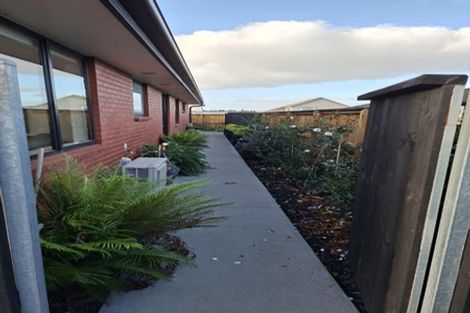 Photo of property in 8 Routeburn Lane, Karaka, Papakura, 2124