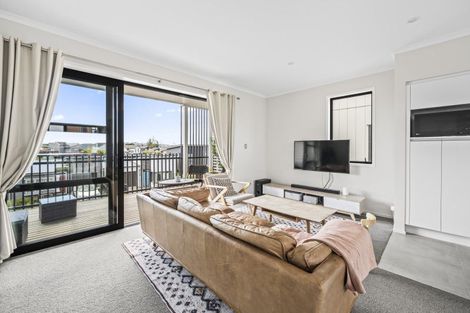 Photo of property in 12 Raranga Lane, Hobsonville, Auckland, 0616