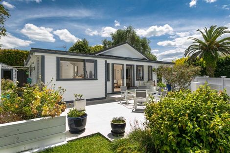 Photo of property in 49a Roland Road, Greenhithe, Auckland, 0632