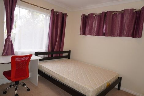 Photo of property in 11 Namsan Close, Fairview Heights, Auckland, 0632