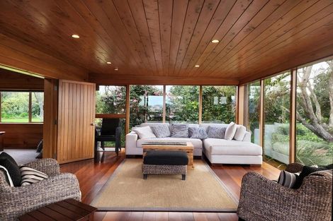 Photo of property in 56 Jans Terrace, Oakura, 4314