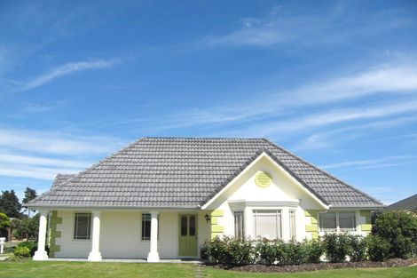 Photo of property in 2/3 Evenwood Place, Waimairi Beach, Christchurch, 8083
