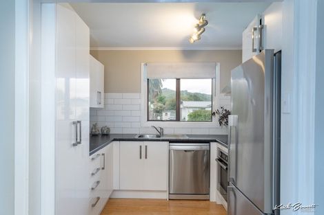 Photo of property in 3 Snell Grove, Clouston Park, Upper Hutt, 5018