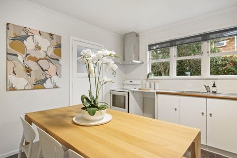 Photo of property in 72 Blakeborough Drive, Forrest Hill, Auckland, 0620