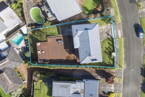 Photo of property in 35 Chatswood Grove, Chatswood, Auckland, 0626