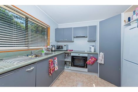 Photo of property in 1/96 Edmonton Road, Henderson, Auckland, 0612