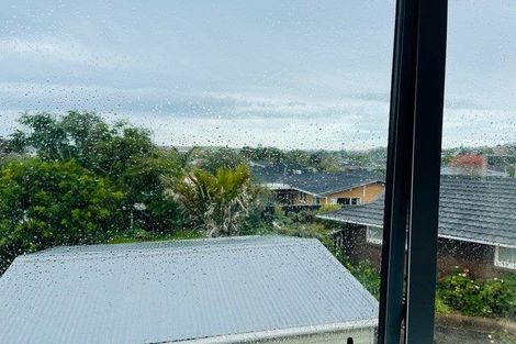 Photo of property in 16 Walworth Avenue, Pakuranga Heights, Auckland, 2010