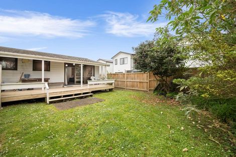 Photo of property in 5 Pinehurst Place, Wattle Downs, Auckland, 2103