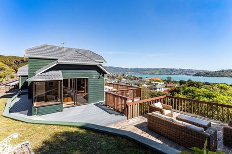 Photo of property in 19 Kinloch Place, Papakowhai, Porirua, 5024
