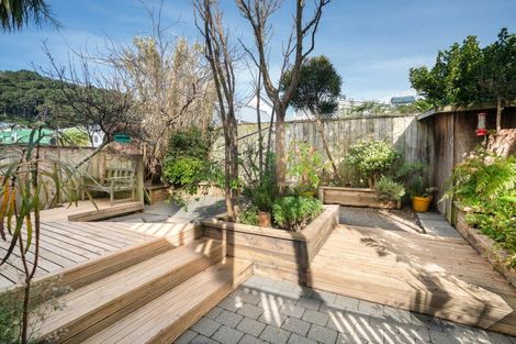 Photo of property in 62 Pirie Street, Mount Victoria, Wellington, 6011