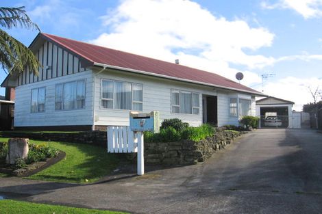 Photo of property in 27 Geraldine Crescent, Cloverlea, Palmerston North, 4412