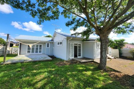 Photo of property in 4 Camp Road, Mount Wellington, Auckland, 1062