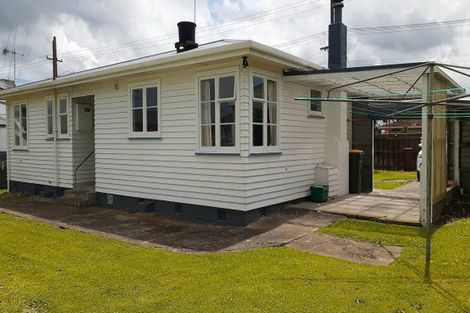 Photo of property in 15 Mako Mako Road, Levin, 5510