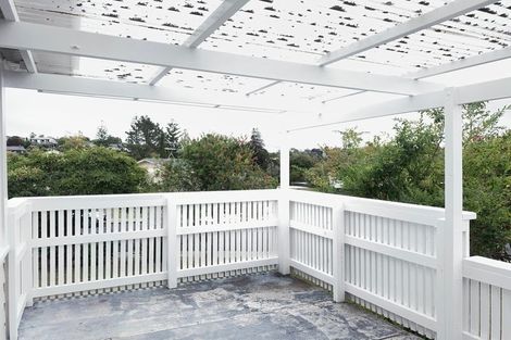 Photo of property in 46 Stott Avenue, Birkdale, Auckland, 0626