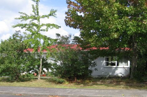 Photo of property in 42 Paragon Avenue, Beach Haven, Auckland, 0626