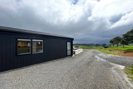 Photo of property in 24b Bethells Road, Waitakere, Auckland, 0816