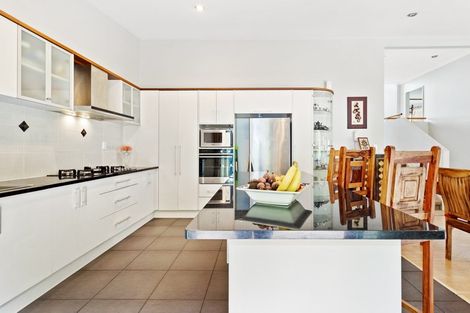 Photo of property in 6 Fernbank Lane, Greenhithe, Auckland, 0632