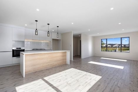 Photo of property in 12 Konoba Avenue, Kumeu, 0810