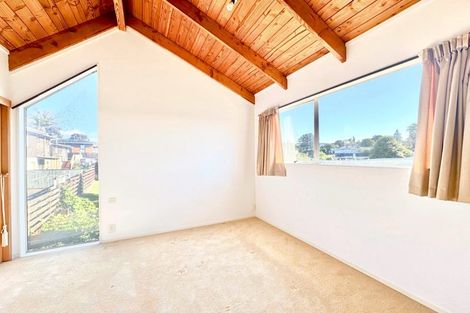 Photo of property in 2a Sirius Place, Botany Downs, Auckland, 2010