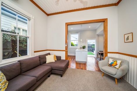 Photo of property in 8 Morley Street, New Plymouth, 4310