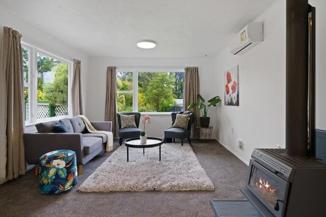 Photo of property in 39 Vista Crescent, Maoribank, Upper Hutt, 5018