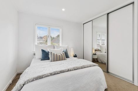 Photo of property in 1/11 Stratford Avenue, Milford, Auckland, 0620