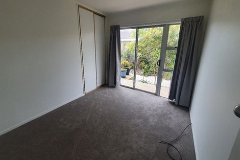 Photo of property in 24 Walton Street, Red Beach, 0932