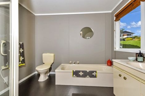 Photo of property in 24 Barrier View Road, Leigh, 0985