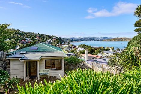 Photo of property in 2 Gordon Road, Plimmerton, Porirua, 5026
