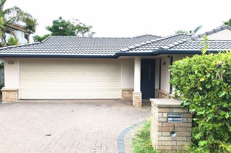 Photo of property in 1 Canonbie Place, East Tamaki Heights, Auckland, 2016