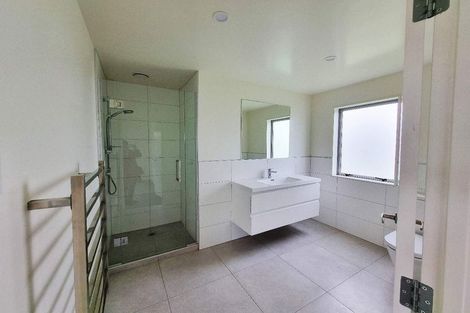 Photo of property in 5c Barberry Lane, Te Atatu Peninsula, 0610