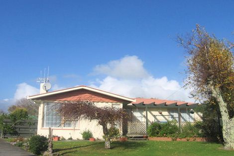 Photo of property in 9 Waterford Place, Westbrook, Palmerston North, 4412