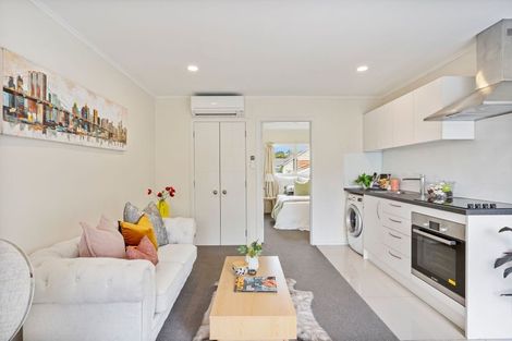 Photo of property in 24a Poruru Close, Papakura, 2110