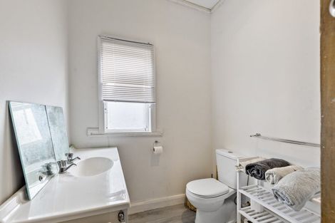 Photo of property in 64 Lyndhurst Street, Takaro, Palmerston North, 4412