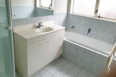 Photo of property in 104 Bob Charles Drive, Golflands, Auckland, 2013