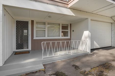 Photo of property in 1/17 Wheturangi Road, Greenlane, Auckland, 1051