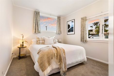 Photo of property in 74 Ferry Parade, Herald Island, Auckland, 0618