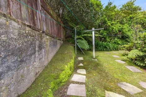 Photo of property in 1/56 Collins Avenue, Tawa, Wellington, 5028