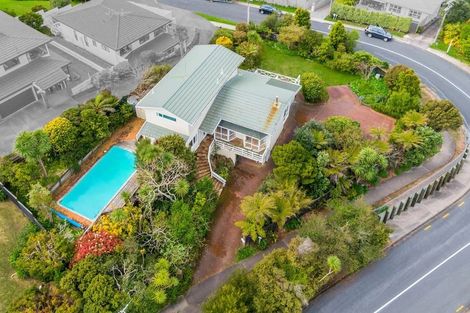 Photo of property in 6 Dewsbury Terrace, Castor Bay, Auckland, 0620
