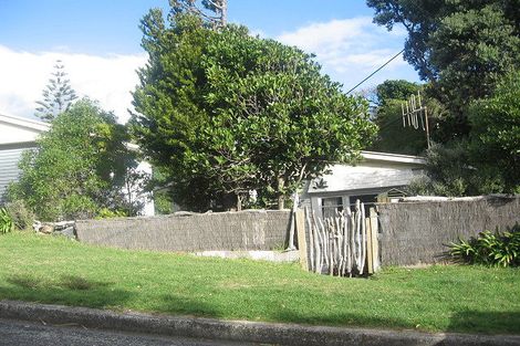 Photo of property in 18 Tangahoe Street, Paekakariki, 5034