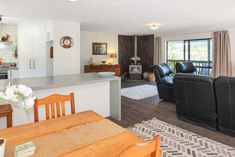 Photo of property in 25 Cousins Avenue East, Foxton Beach, Foxton, 4815