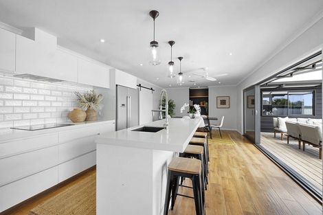 Photo of property in 3c Honeyfield Drive, Whalers Gate, New Plymouth, 4310