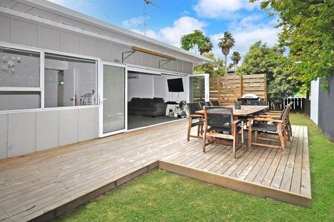 Photo of property in 7a Eagle Place, Red Beach, 0932